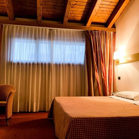 Eurohotel Palace Maniago Ngoại thất bức ảnh