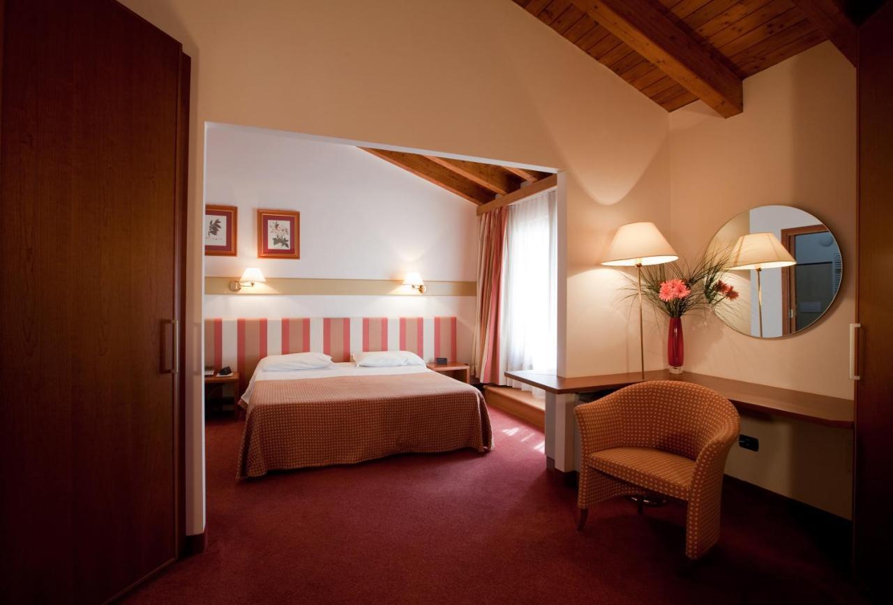 Eurohotel Palace Maniago Ngoại thất bức ảnh