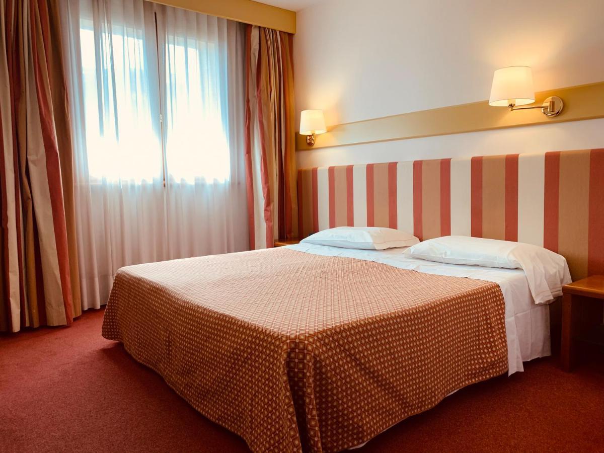 Eurohotel Palace Maniago Ngoại thất bức ảnh