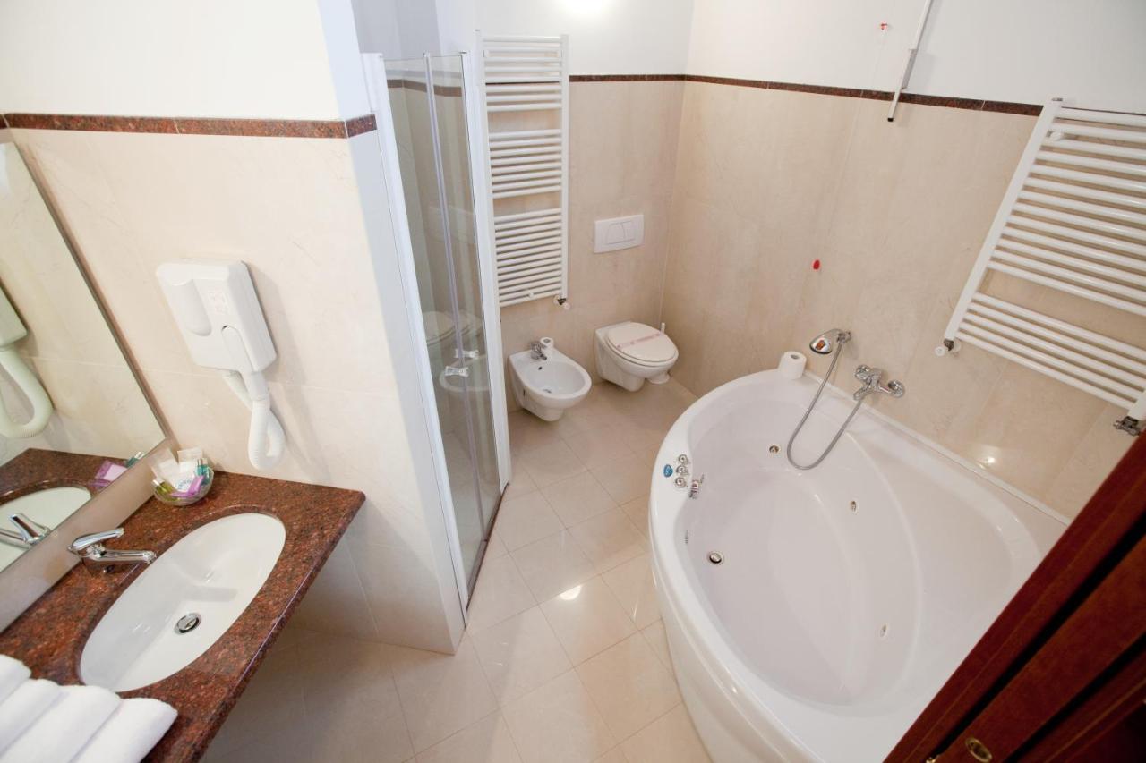Eurohotel Palace Maniago Ngoại thất bức ảnh