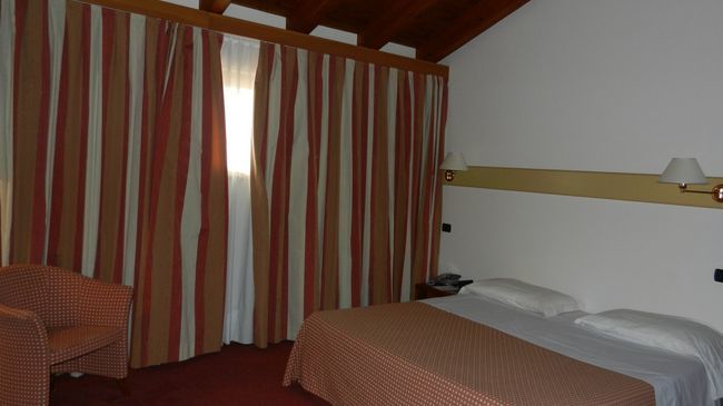 Eurohotel Palace Maniago Phòng bức ảnh