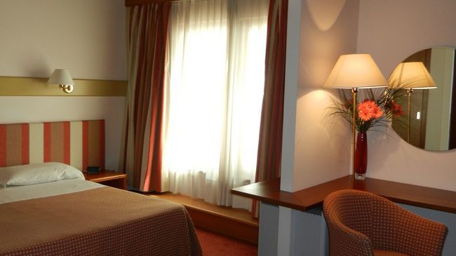Eurohotel Palace Maniago Phòng bức ảnh